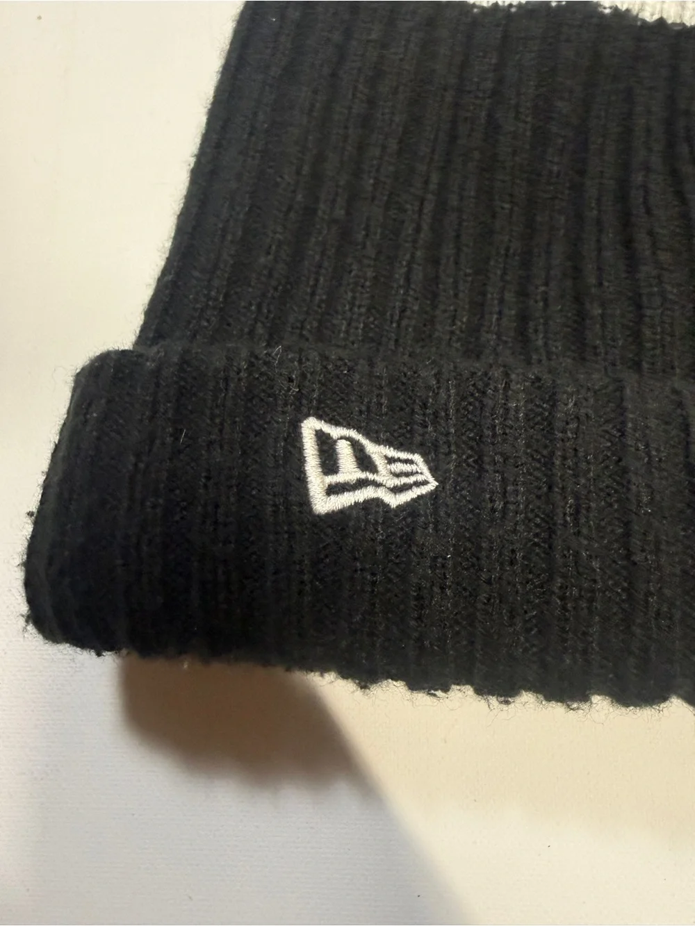 New Era Kids Black & White Kansas City Chiefs Pom Beanie
